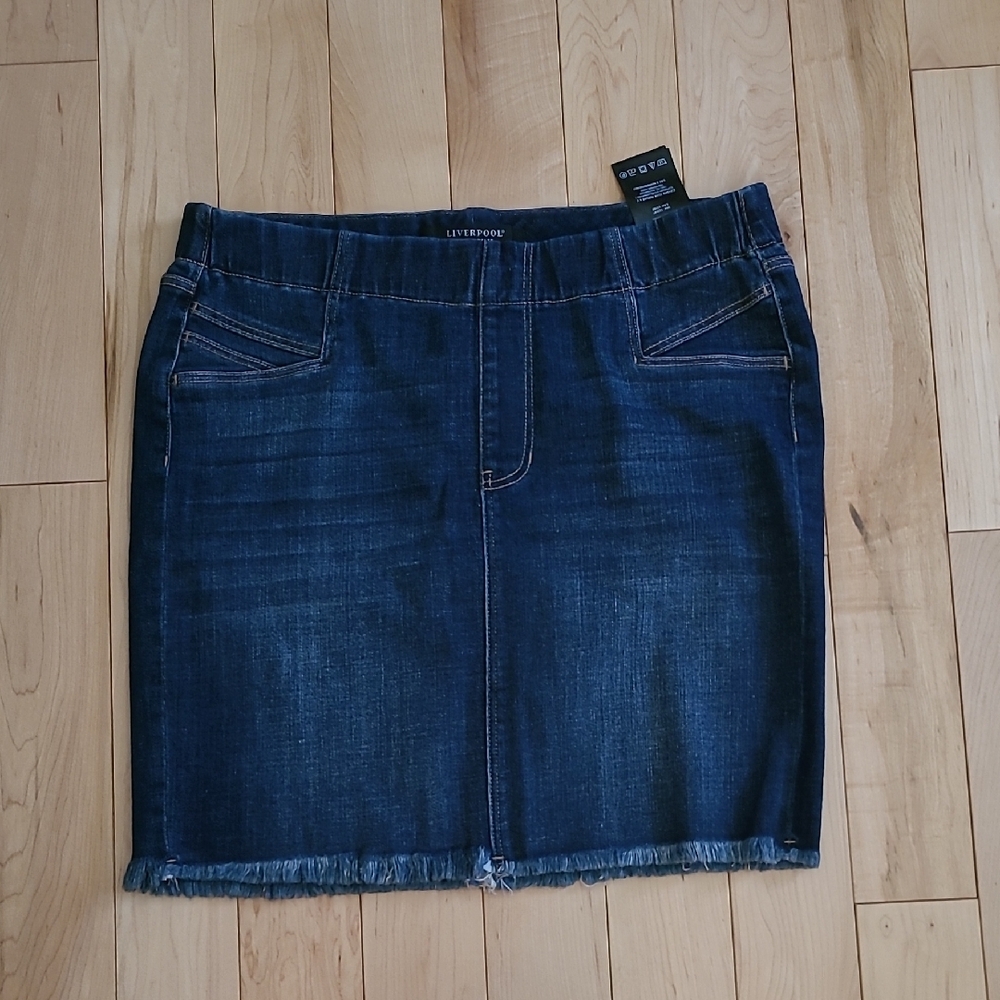 Liverpool Women's Size 10 Dark Blue Denim Skirt